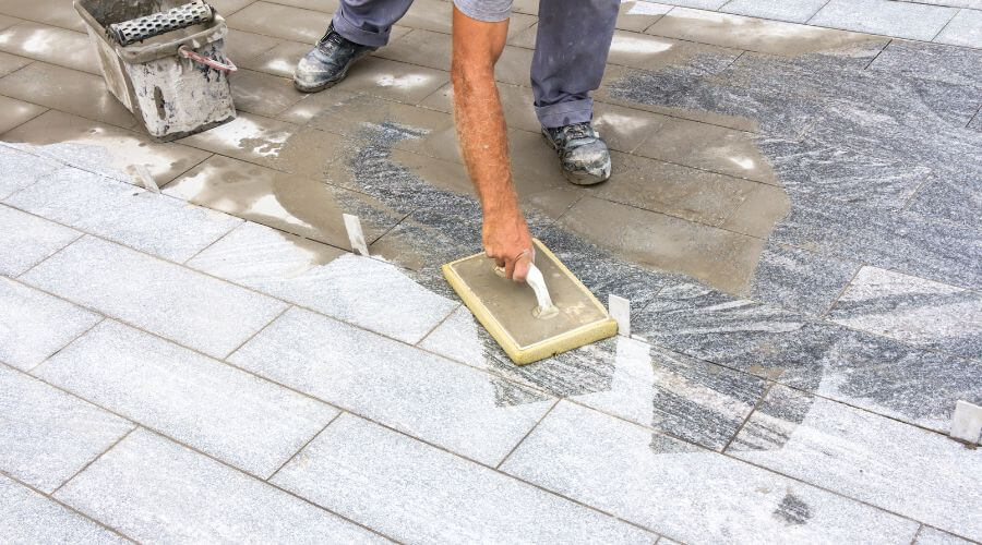 Professional gutter cleaning in Long Grove, IA